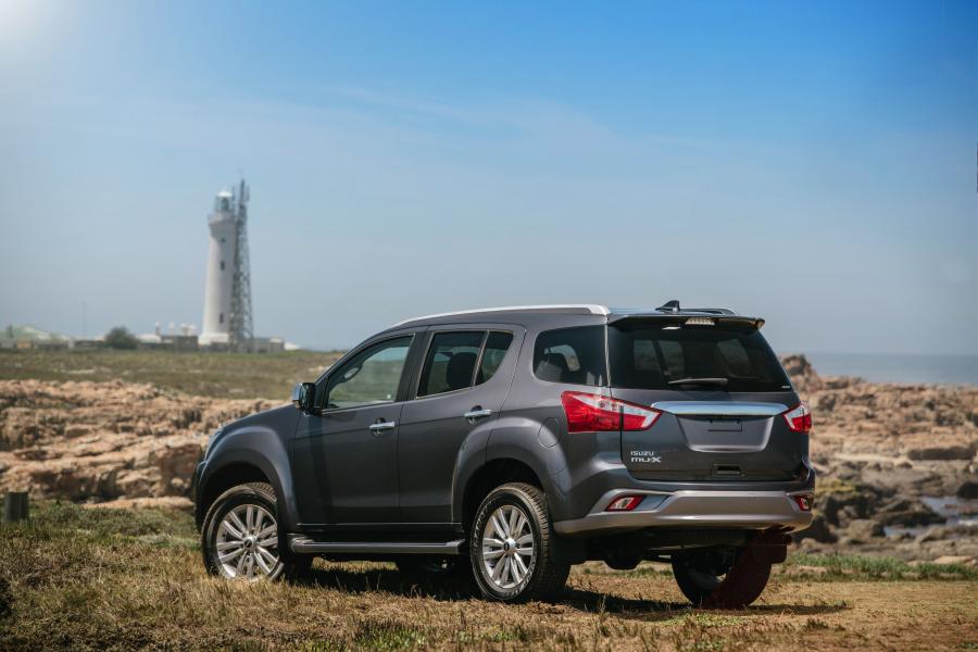  Isuzu MU-X 2018 года  (ZA) (фото 11 из 40)